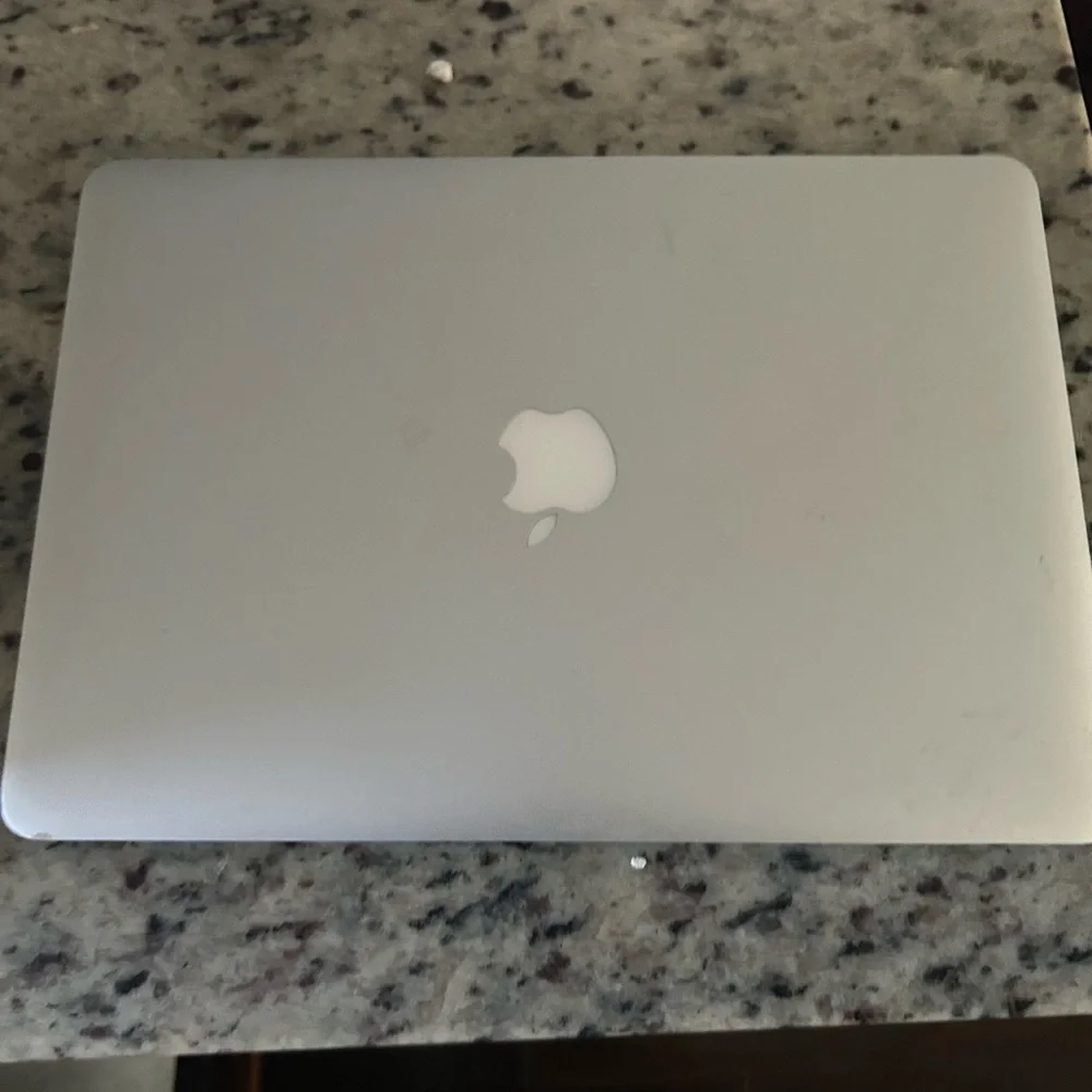 Apple elegant macbook